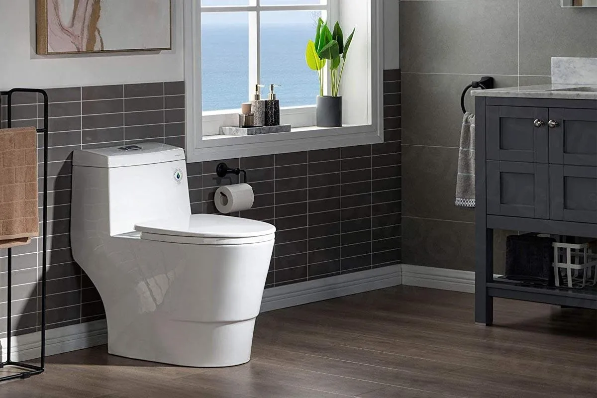 Vì sao nhà vệ sinh mới xây lại có mùi khó chịu?