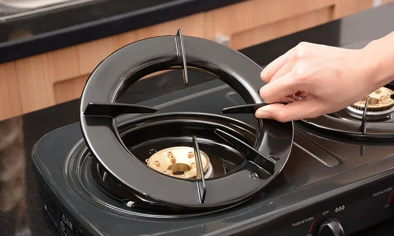 Làm thế nào để loại bỏ vết bẩn trên bếp gas nhanh chóng?