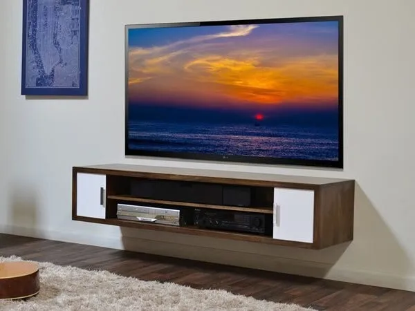 Sử dụng kệ tivi treo tường phòng khách có những ưu nhược điểm gì?