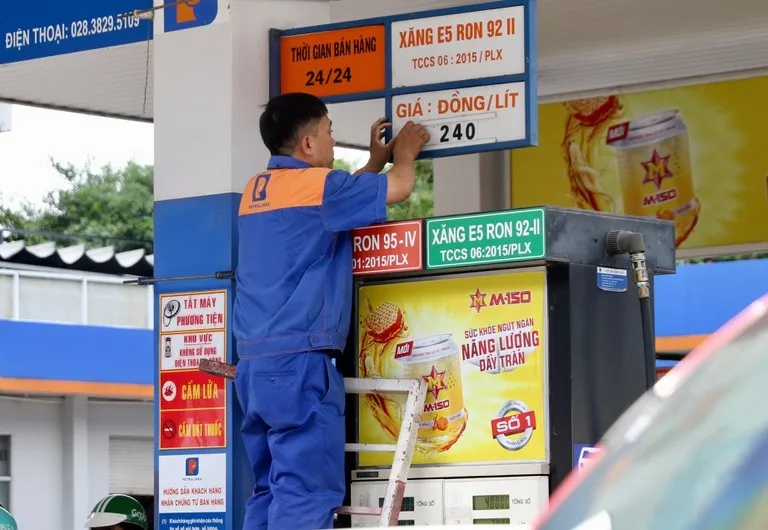 Nhà nước quy định như thế nào về khoản lợi nhuận định mức để tính giá dầu cơ sở?