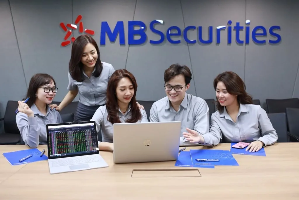 Các bước thực hiện chuyển tiền nội bộ trên MBS S24 gồm những gì?