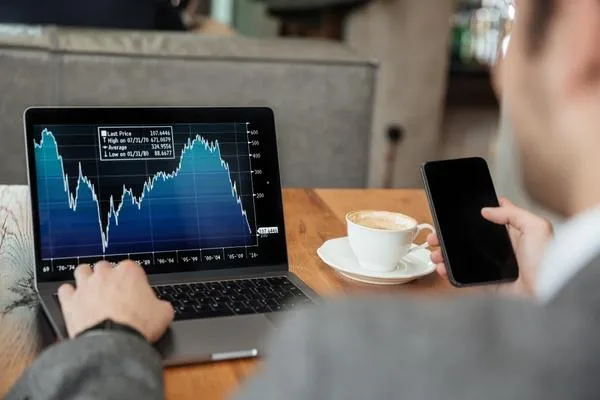 Chỉ số VN Index có điểm gì khác với chỉ số UPCOM-Index?