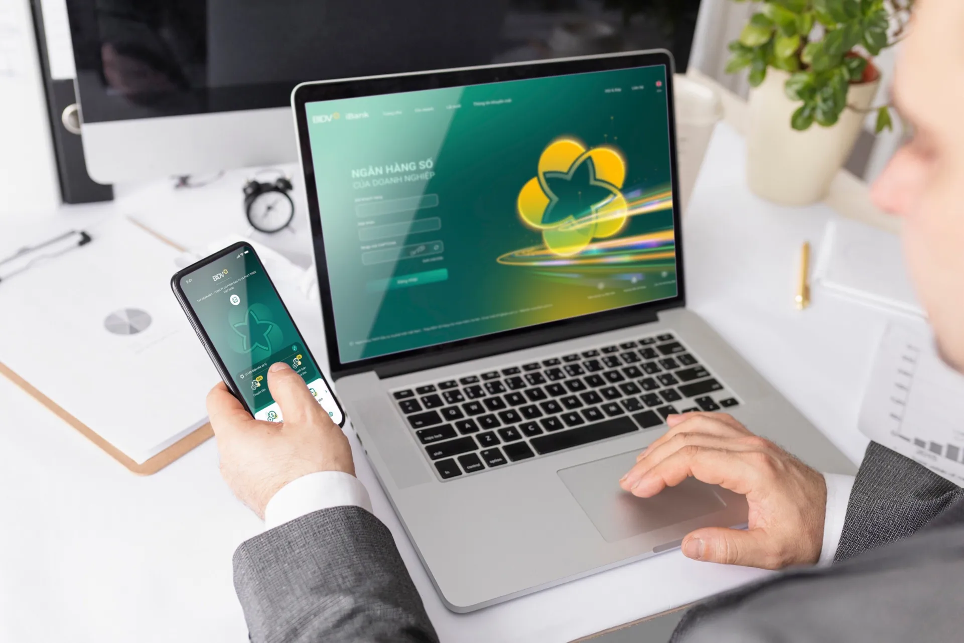 Cần chuẩn bị những gì trước khi mở sổ tiết kiệm online?