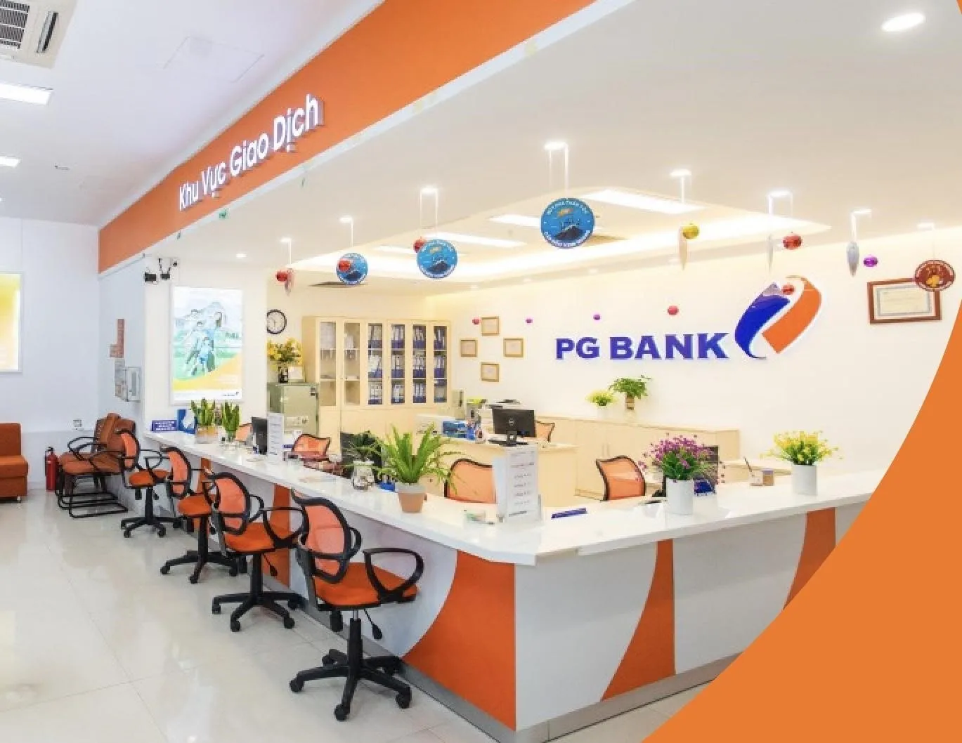 Khách hàng có thể vay tiêu dùng thông qua dịch vụ e-banking PG Bank không?