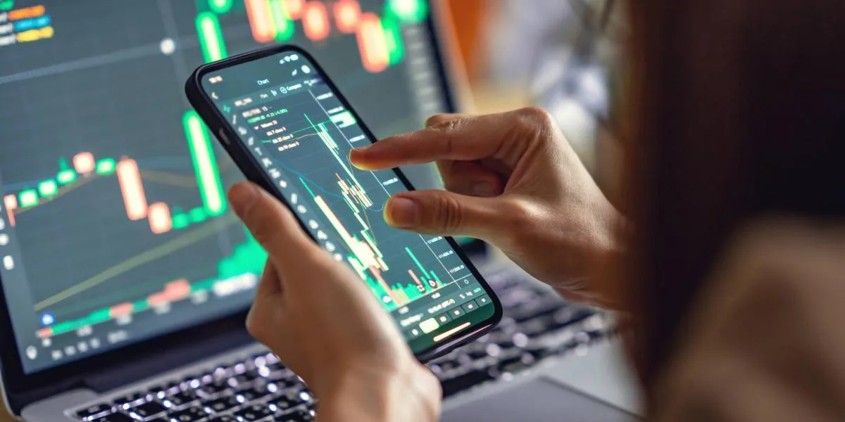 Có những mô hình nến Doji nào trong biểu đồ giá vàng Candlestick?