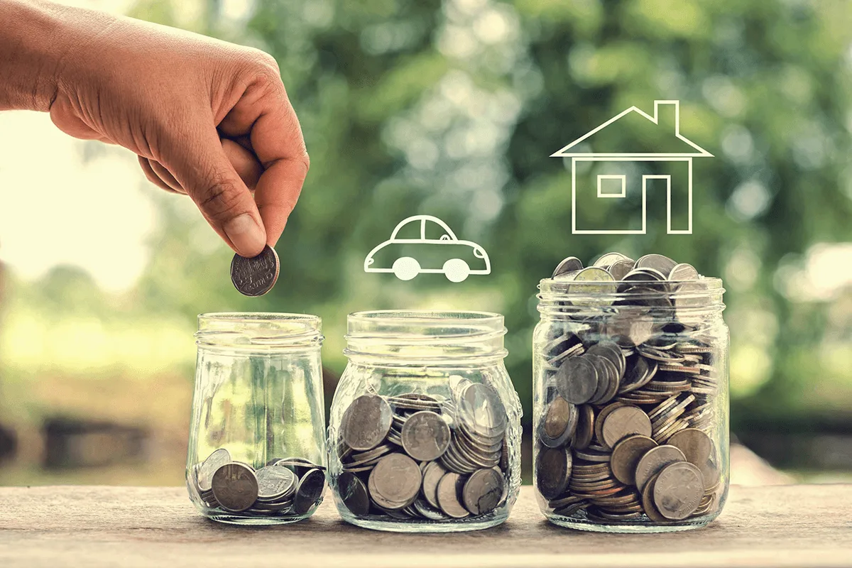 Có nên chia nhỏ số tiền gửi tiết kiệm giữa kỳ hạn 6 tháng và 1 năm không?