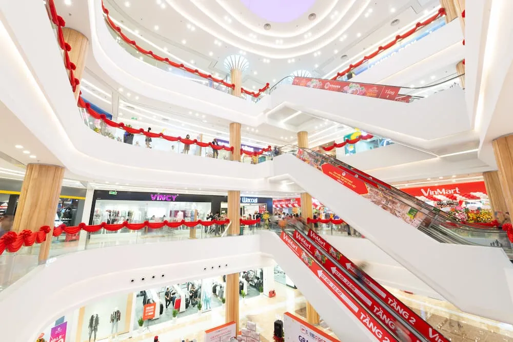 Khách thuê phòng Vinhomes Ocean Park theo ngày có thể trải nghiệm những gì tại Vincom Mega Mall?