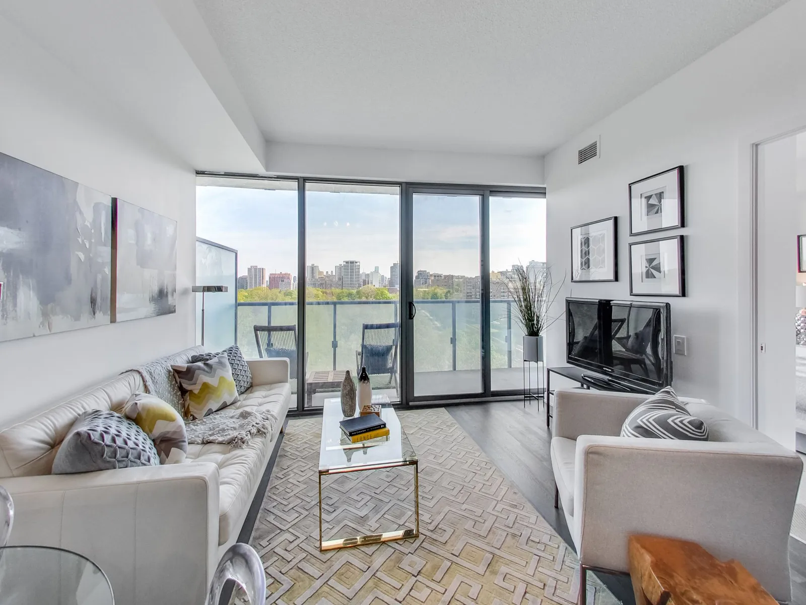 Thuê căn hộ Masteri Waterfront hướng Đông Nam có những ưu điểm gì?