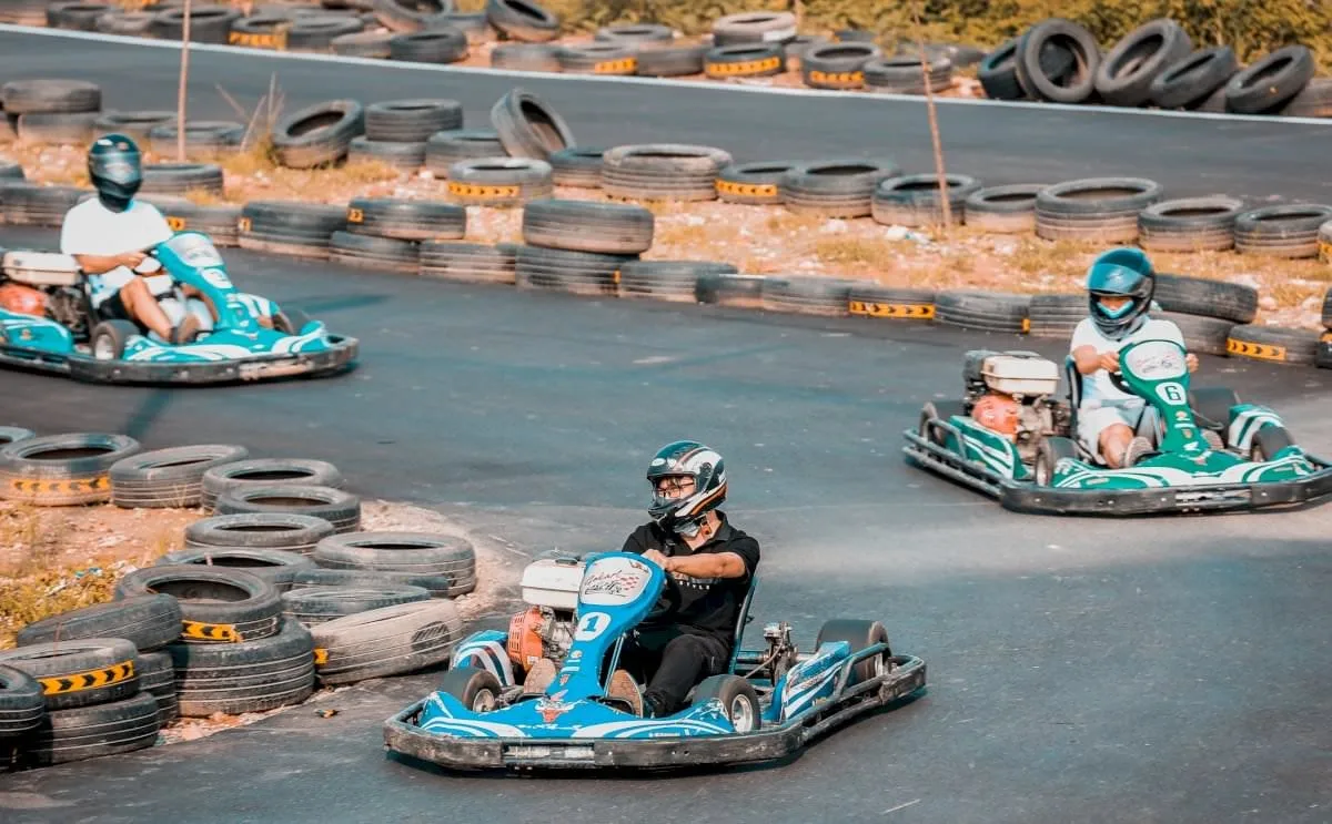 Có những đường đua Go-Kart nào trong khu vực khi thuê căn hộ Vinhomes Ocean Park?
