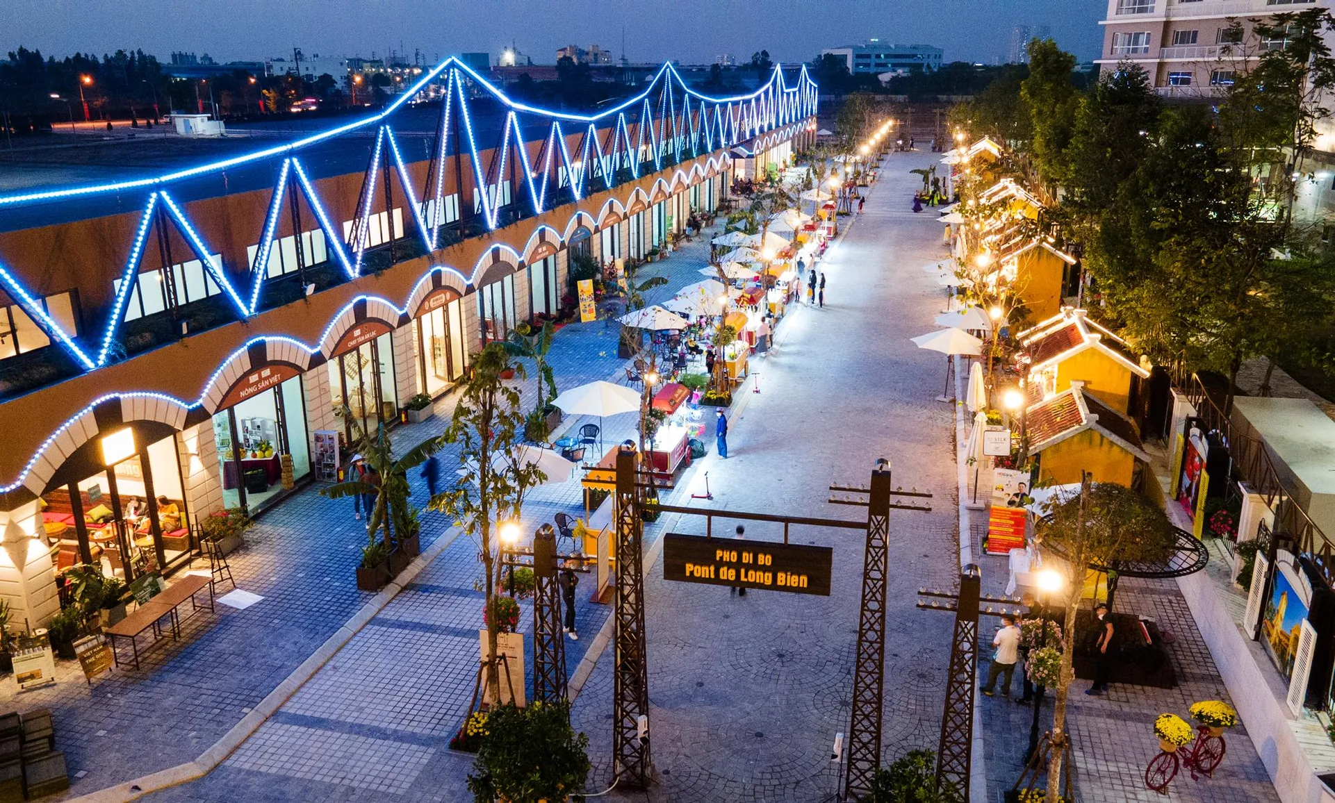 Thuê chung cư Smart City cách phố đi bộ Pont De Long Bien bao xa?