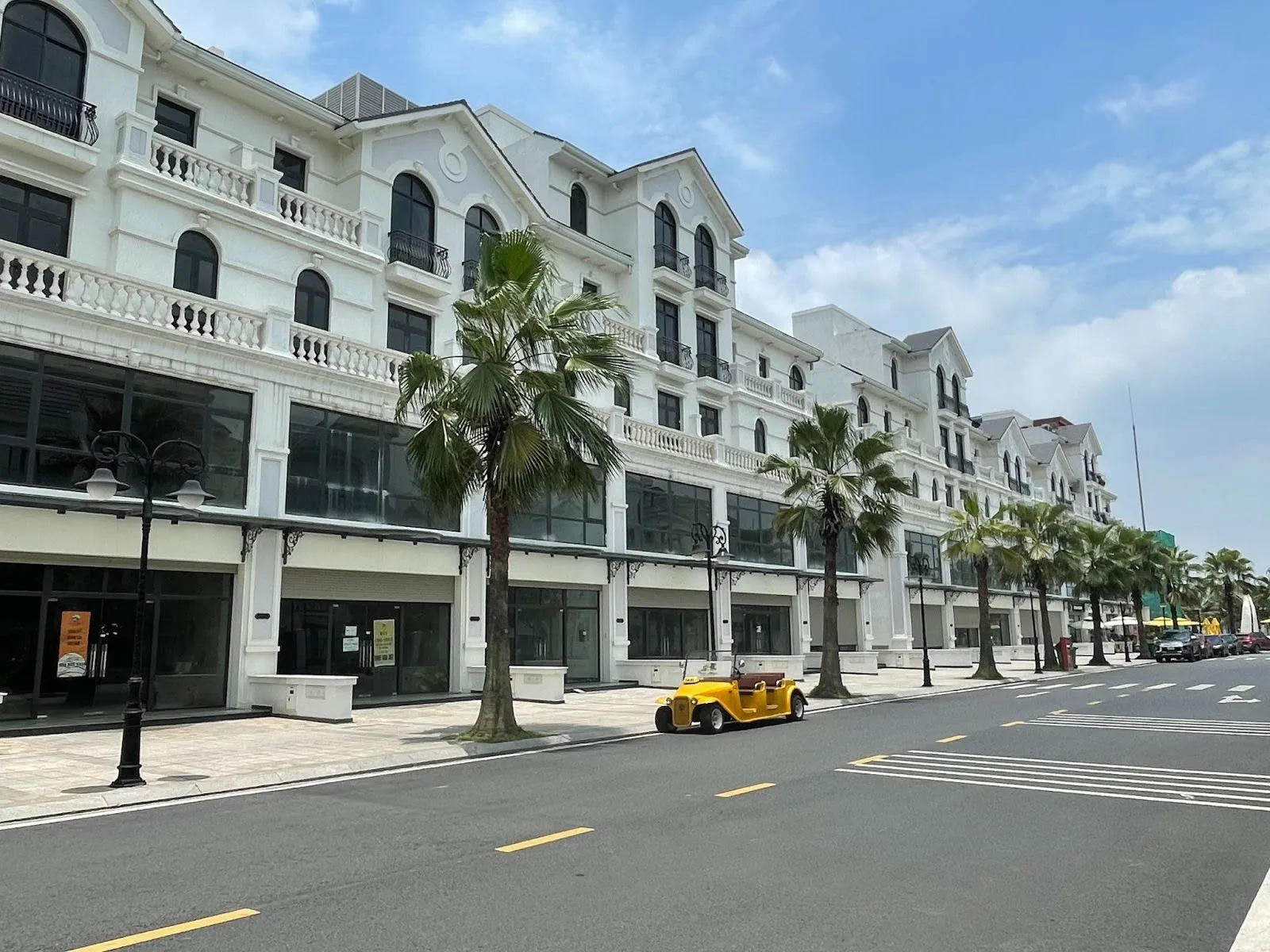 Có những dịch vụ 5 sao nào phục vụ cho khách thuê shophouse Vinhomes Ocean Park phân khu Masteri Waterfront?