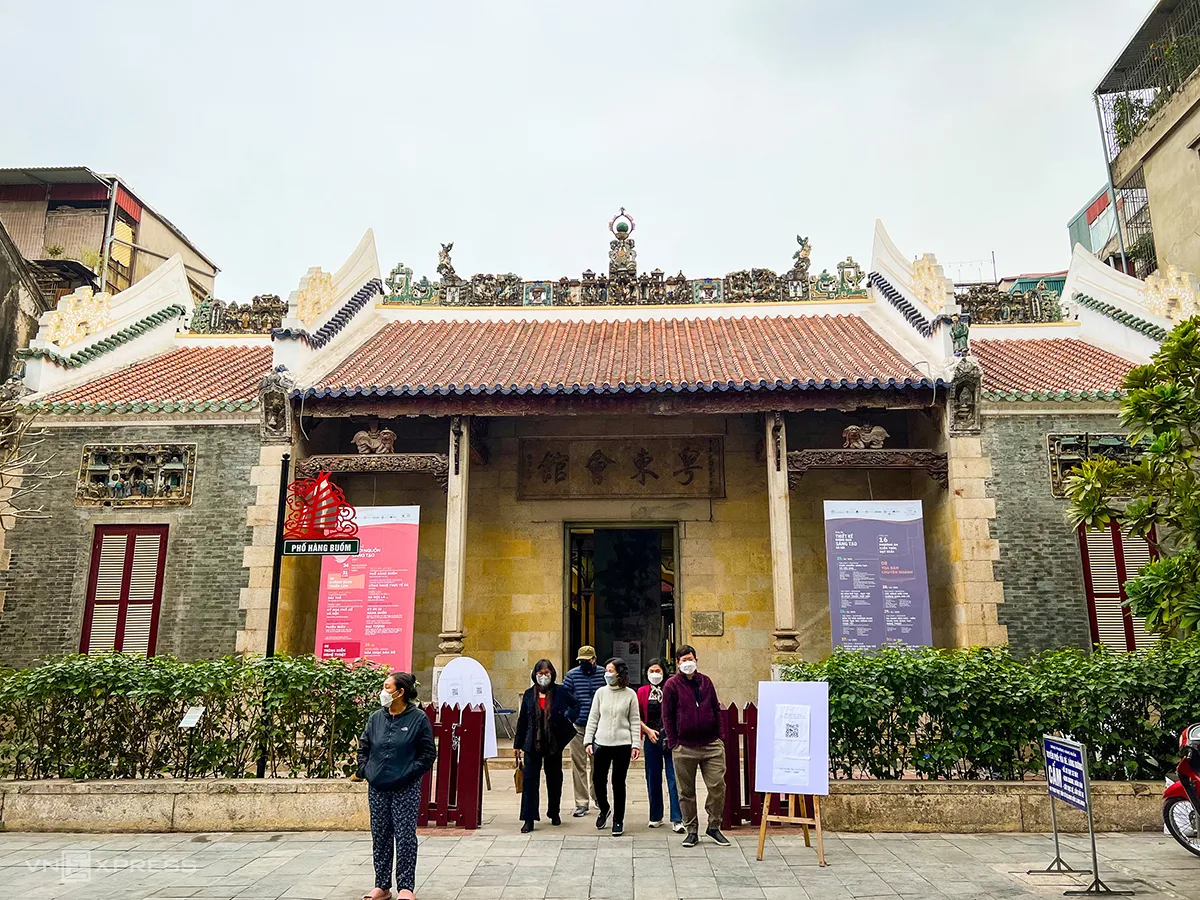 Khách thuê căn hộ Vinhomes Smart City di chuyển đến hội quán Quảng Đông bằng cách nào?