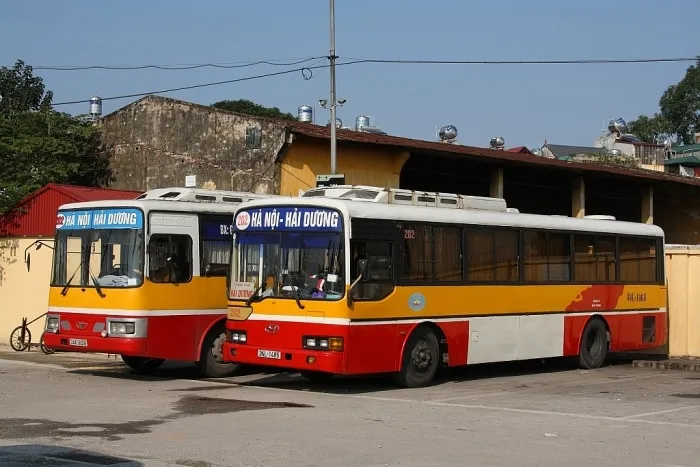 Khách thuê homestay có thể di chuyển từ Hải Dương đến khu đô thị Ocean Park bằng tuyến xe bus nào?