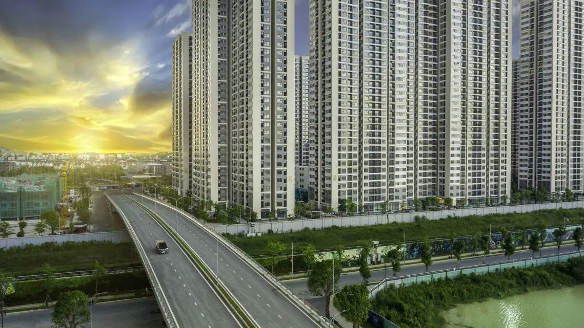 Từ Vinhomes Smart City có thể di chuyển bằng tuyến tàu điện trên cao nào để đến trường Đại học Công nghiệp?