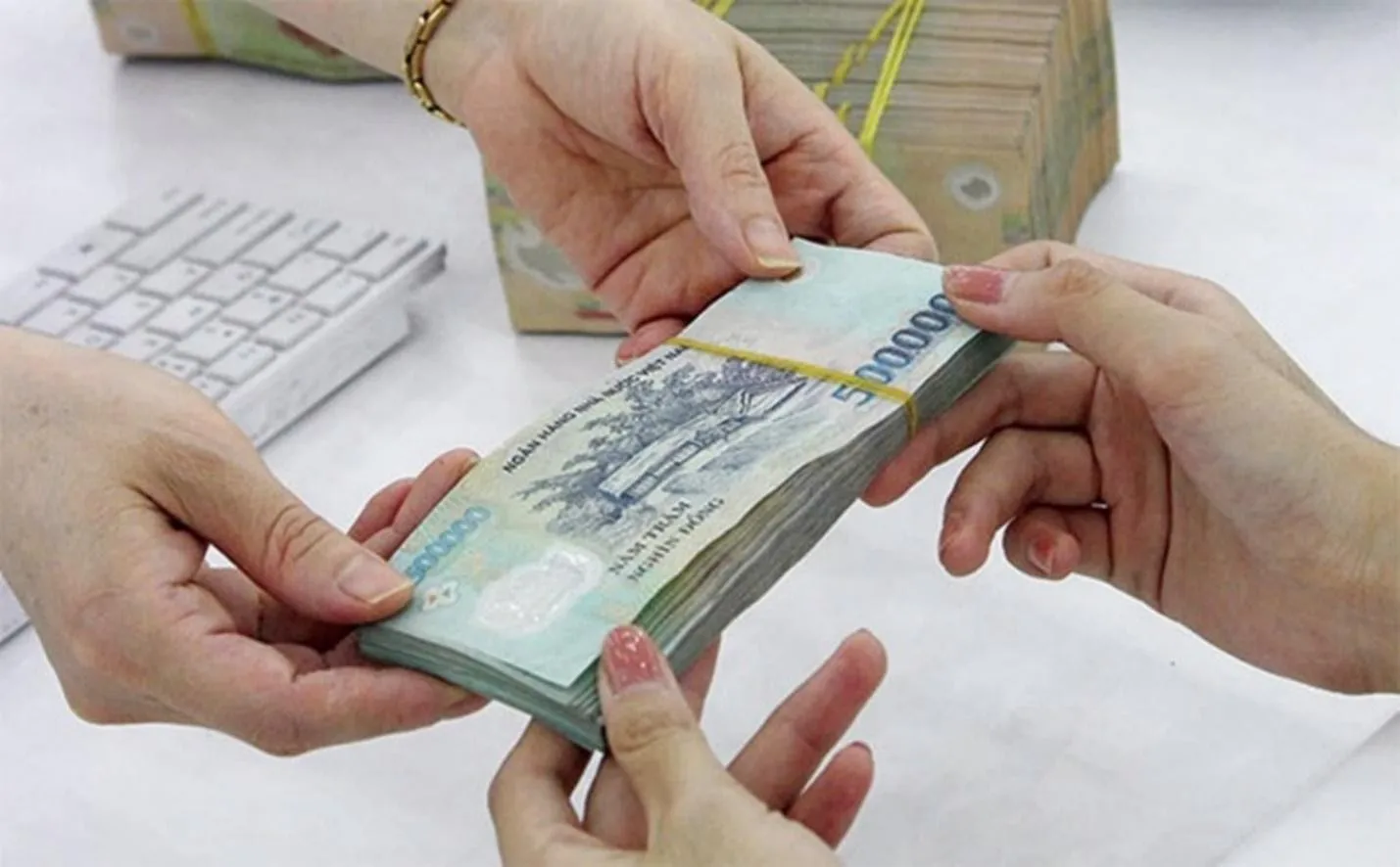 Lợi nhuận từ tiền gửi tiết kiệm tại ngân hàng có bị tính thuế thu nhập cá nhân không?