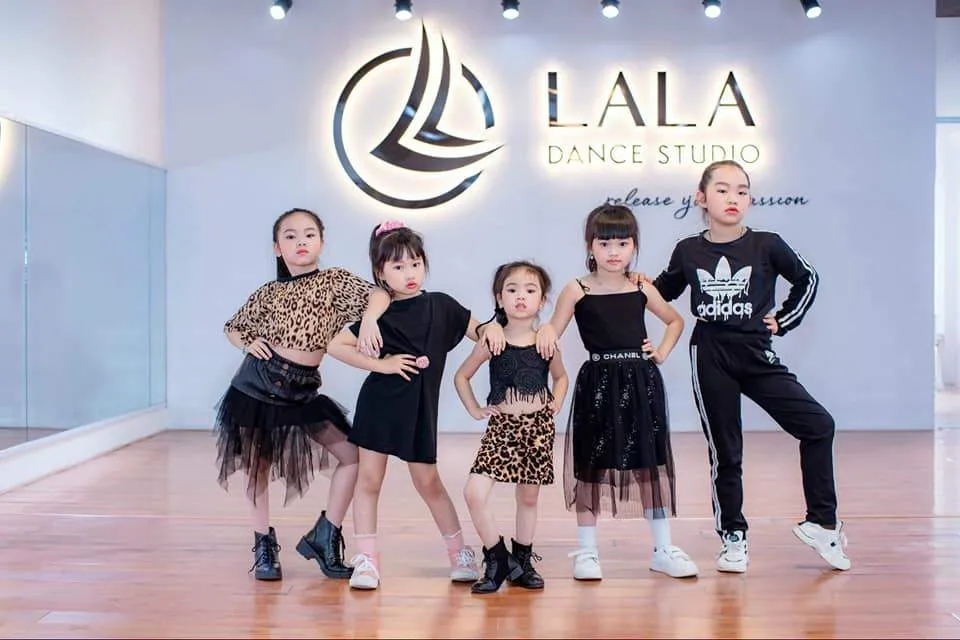 Có lớp dạy múa nào trong khu vực cho gia đình có trẻ nhỏ thuê căn hộ Vinhomes Ocean Park không?