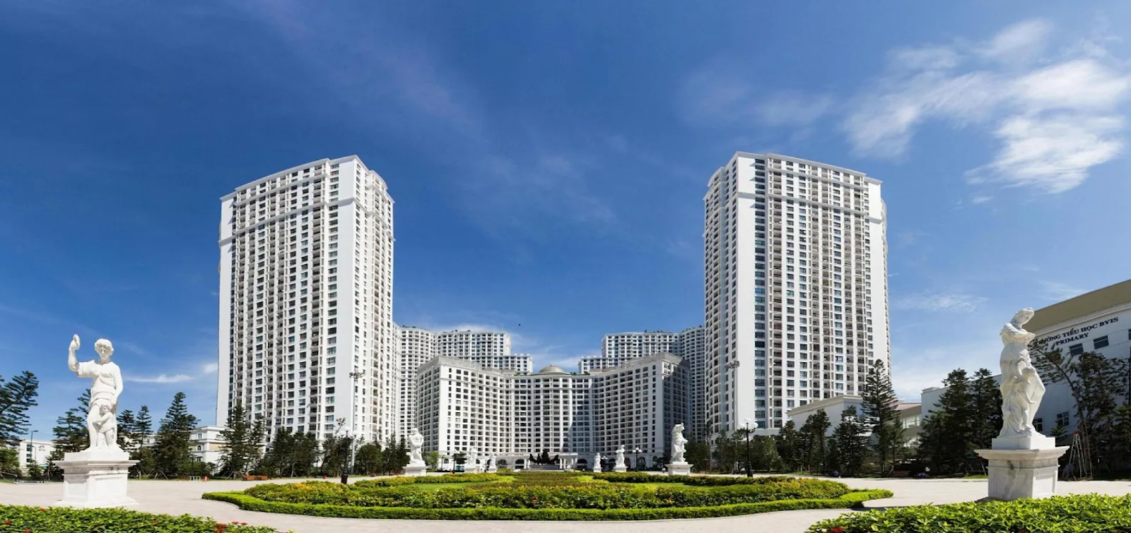 Thông tin bán nhà Vinhomes Royal City tòa R5 chi tiết nhất