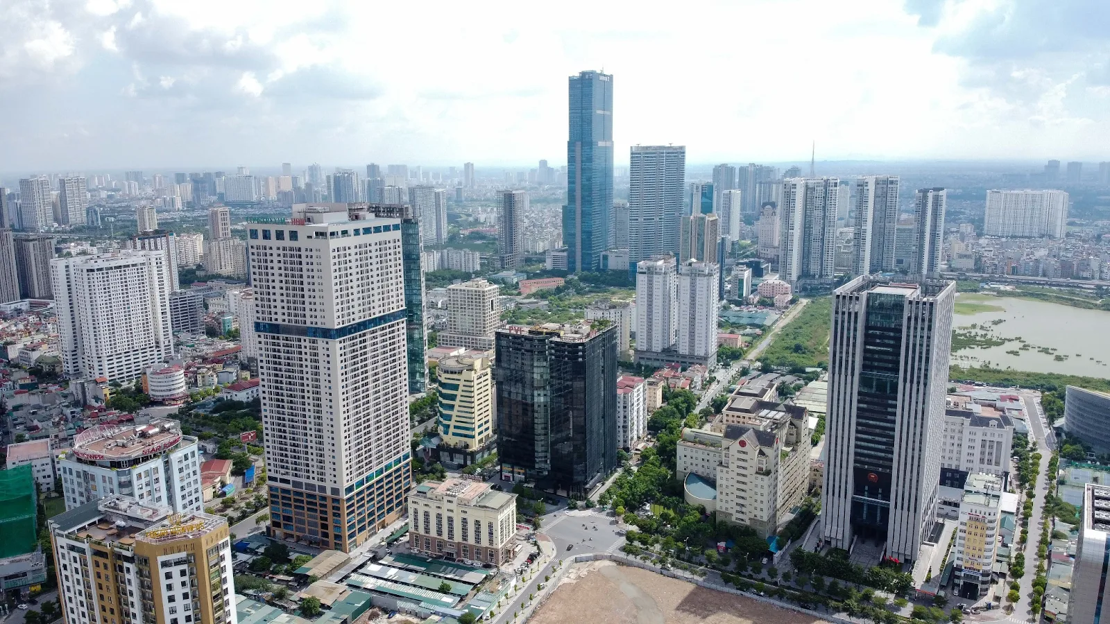 Nhà đất Hà Nội: Tình hình bất động sản chuyển nhượng sôi động đầu năm 2025