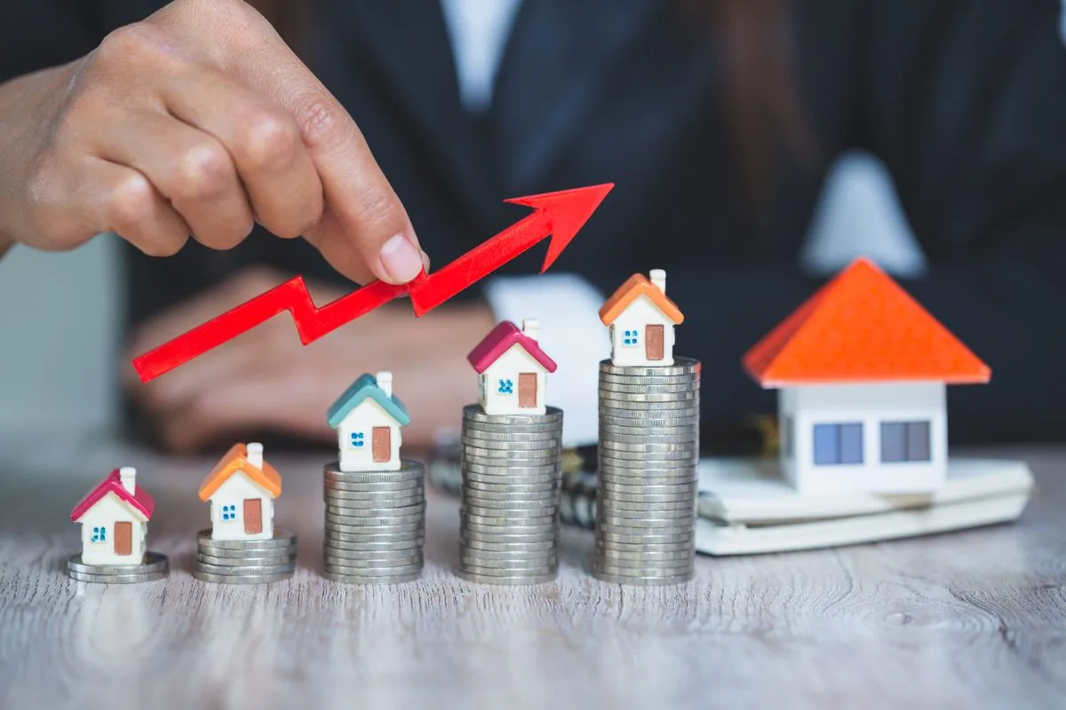 Đầu tư chứng chỉ quỹ: Nên chọn ngắn hạn hay dài hạn?