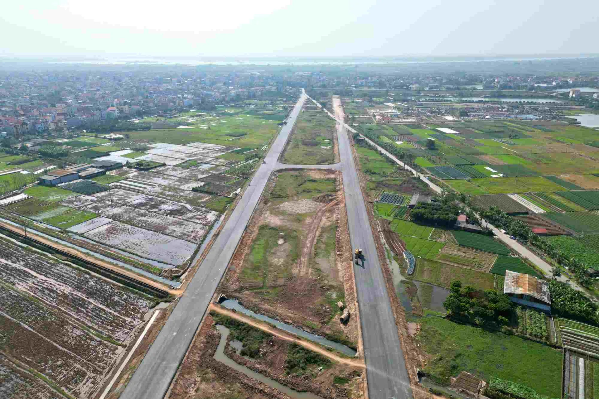 Bán đất khu vực vành đai 4 Hà Nội có cơ hội và rủi ro gì?