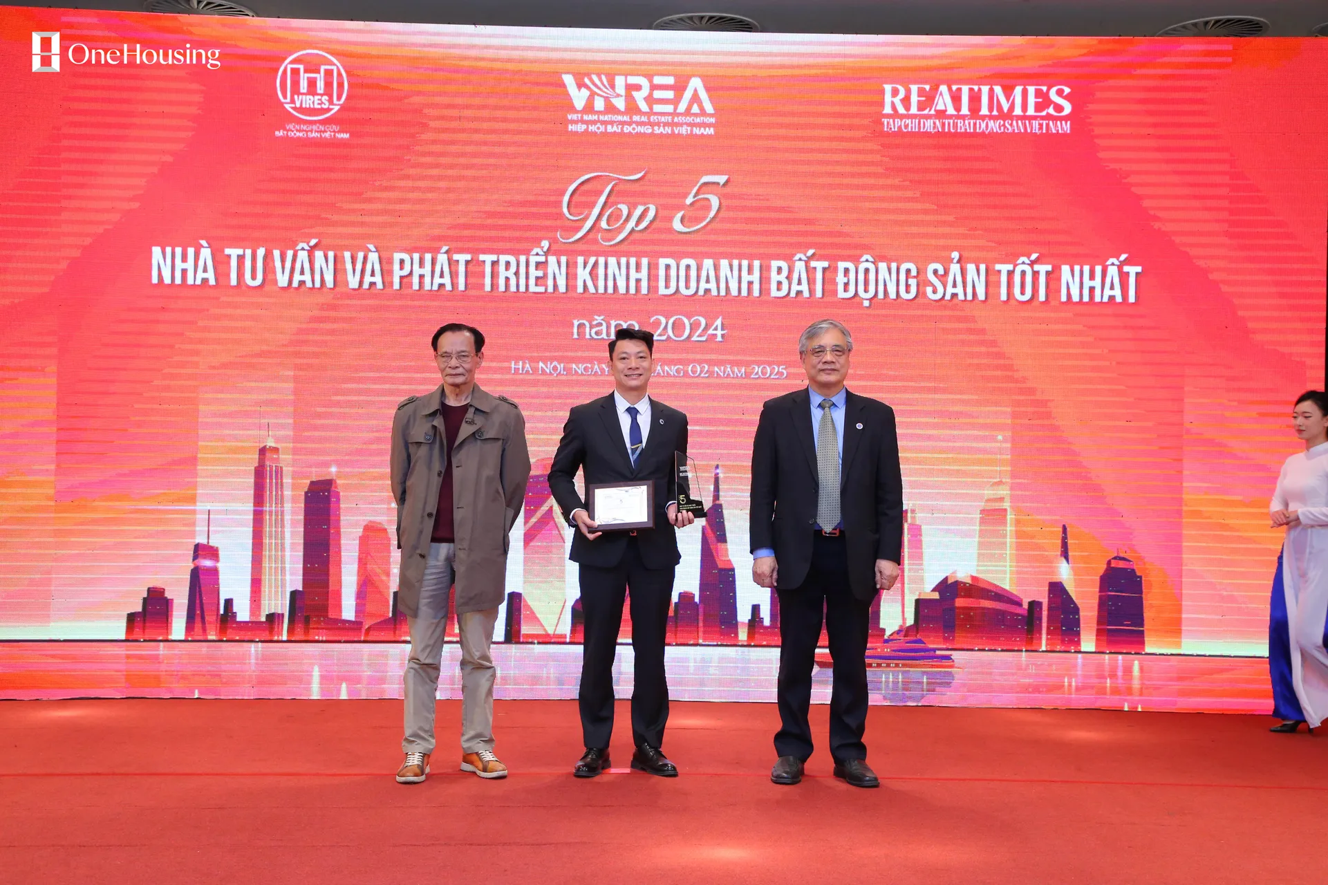 OneHousing tỏa sáng, được vinh danh trong top Nhà tư vấn và phát triển kinh doanh bất động sản tốt nhất năm 2024