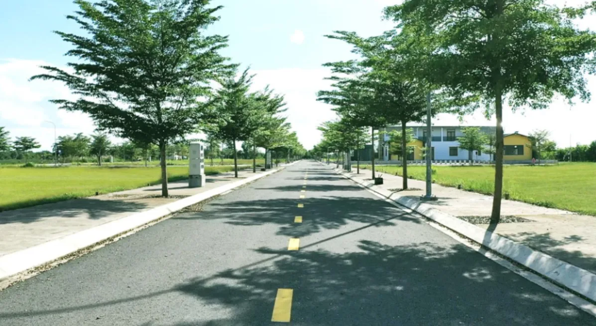 Bất động sản Long An "nóng sốt" đầu 2025: Nhà đầu tư đổ xô săn đất nền Đức Hòa