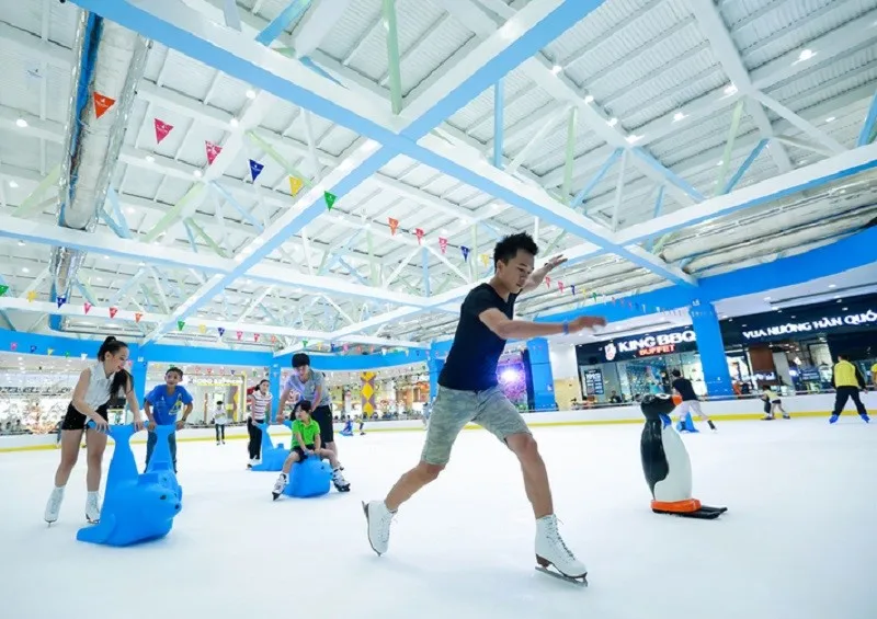 Cách di chuyển từ Vinhomes Smart City Tây Mỗ đến sân trượt băng Ice Rink Royal City