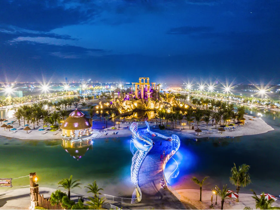 Từ Vinhomes Ocean Park Gia Lâm đến công viên biển hồ tạo sóng Royal Wave có gần không?