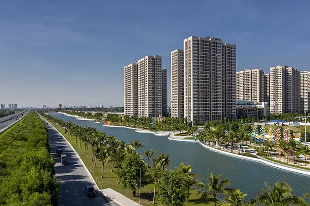 Từ Vinhomes Ocean Park Gia Lâm đến thảo nguyên hoa Long Biên có gần không?