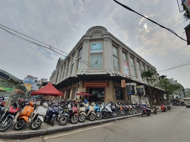 Hướng dẫn cách di chuyển từ Vinhomes Smart City đến chợ Hàng Da