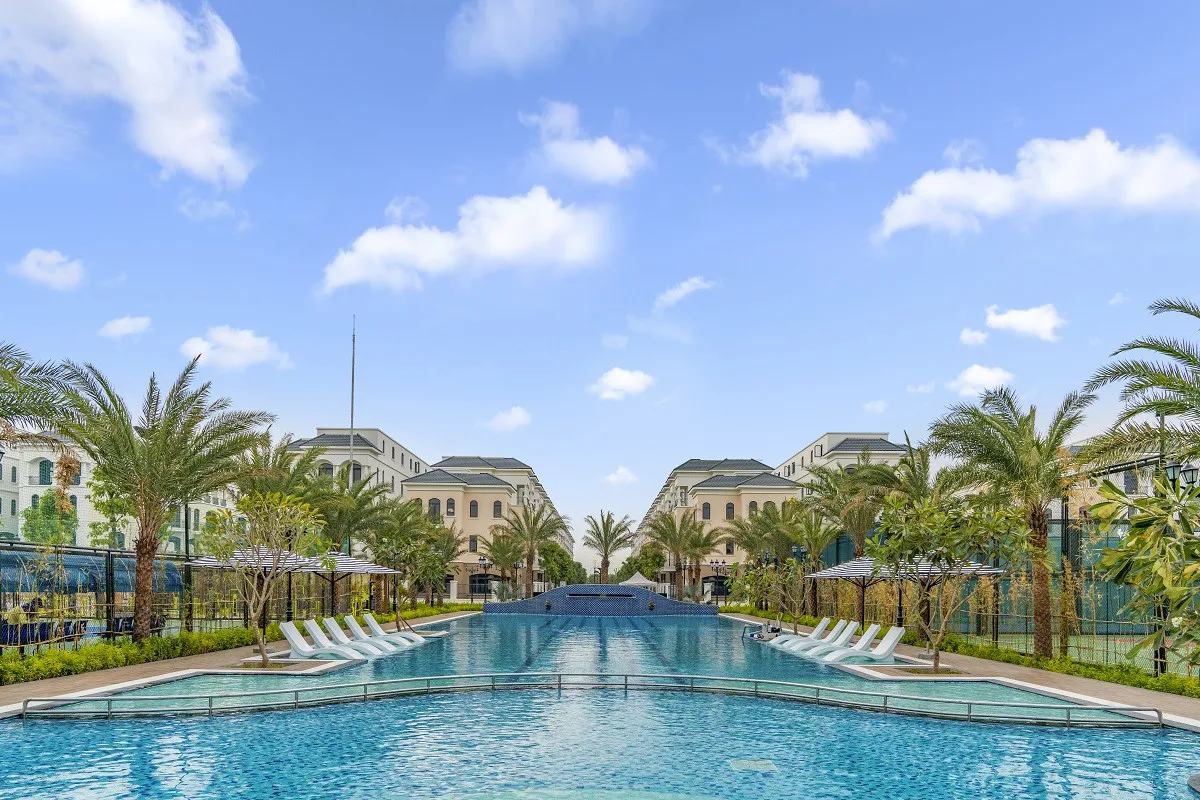 Có bao nhiêu bể bơi nội khu tại Vinhomes Ocean Park 2 đã hoàn thiện?