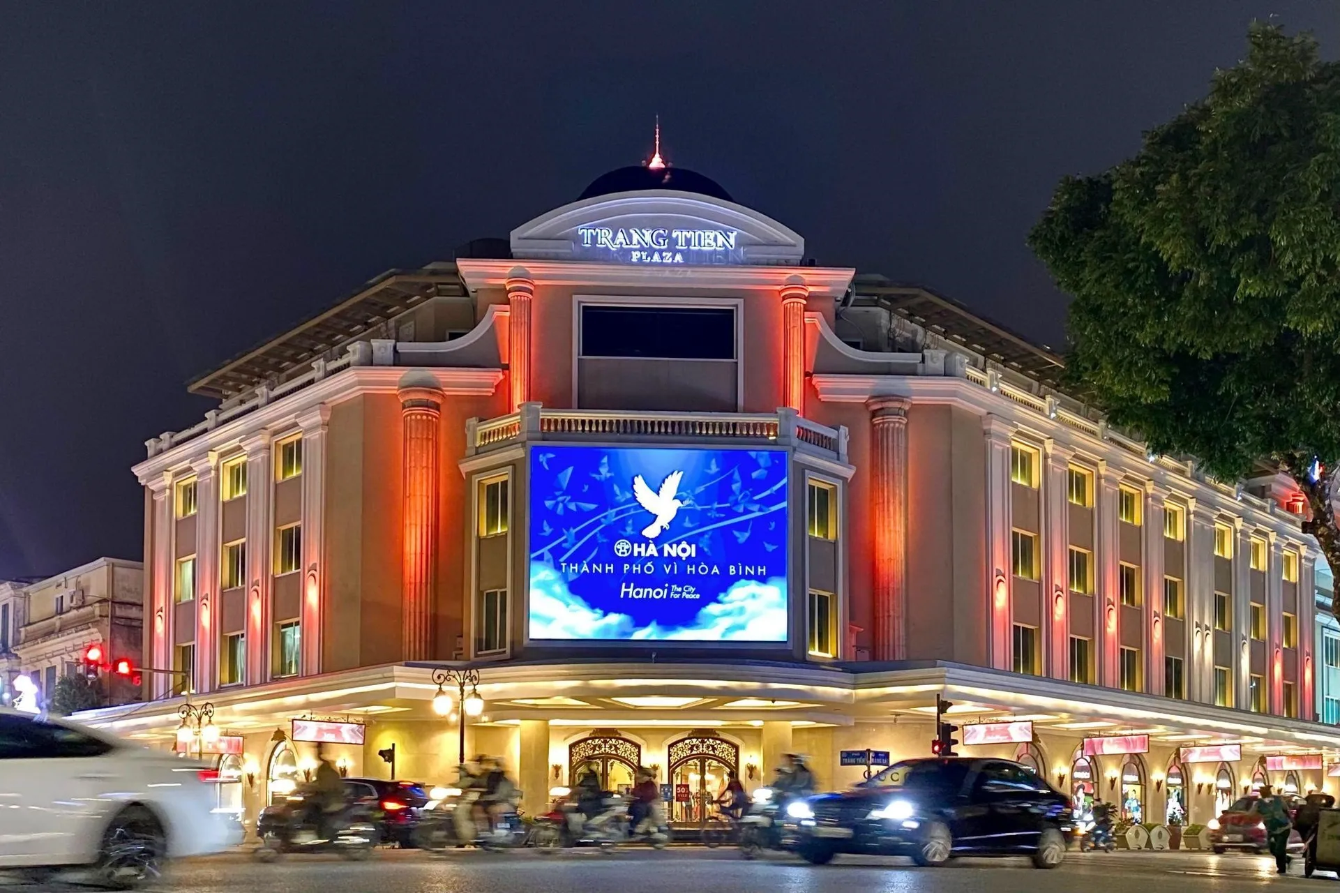 Hướng dẫn cách di chuyển từ Vinhomes Smart City đến Tràng Tiền Plaza