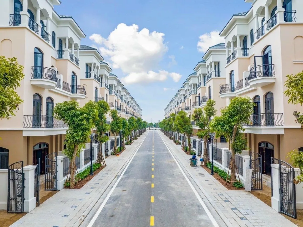 Biệt thự song lập 127,5m2, mặt tiền 8,5m thuộc dãy Chà Là 13 phân khu Chà Là bao nhiêu tiền 1m2?