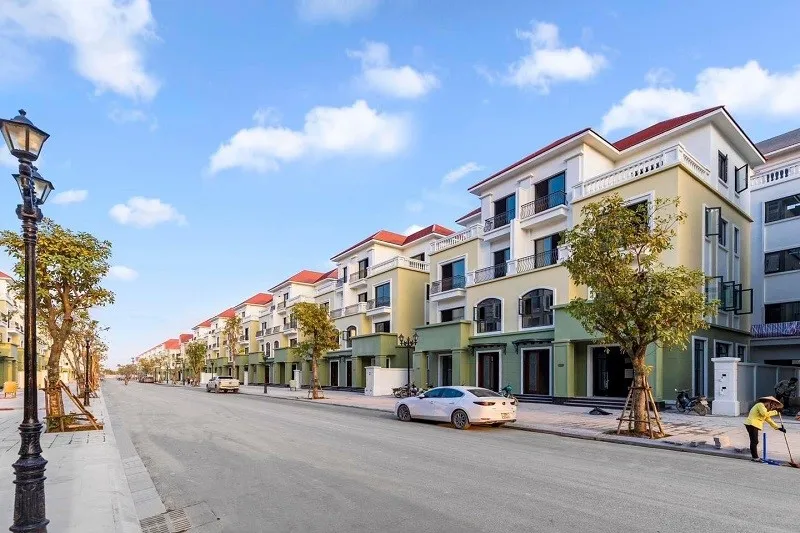 Giá bán hiện tại của shophouse liền kề diện tích 65m2, mặt tiền 5m thuộc dãy Cọ Xanh 2 và Cọ Xanh 3 phân khu Cọ Xanh là bao nhiêu?