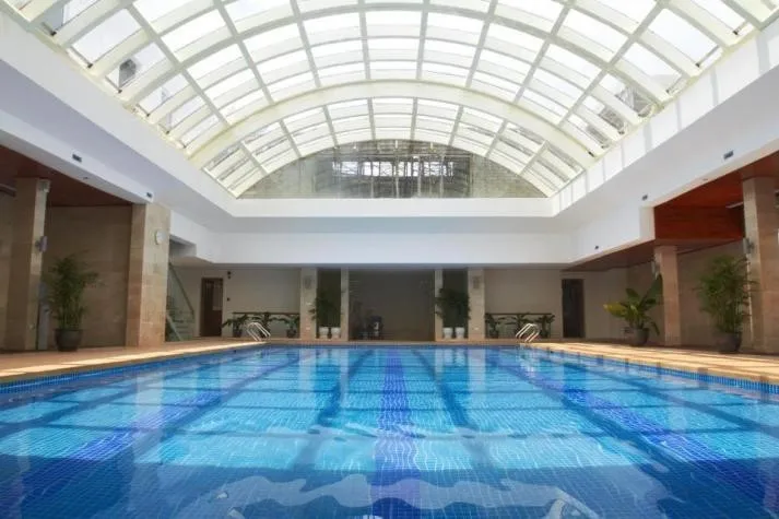 Cập nhật mới nhất giá vé, giờ mở cửa bể bơi Indochina Plaza