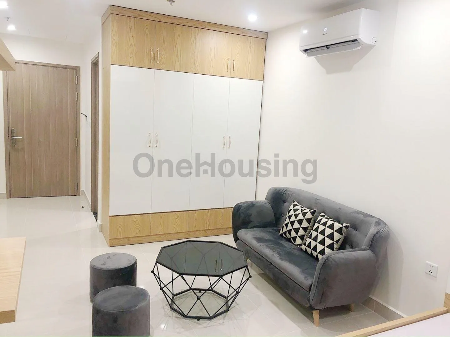 Căn studio tòa S1.06 - The Sapphire - Vinhomes Ocean Park Gia Lâm hướng Đông Nam giá bao nhiêu 1m2?