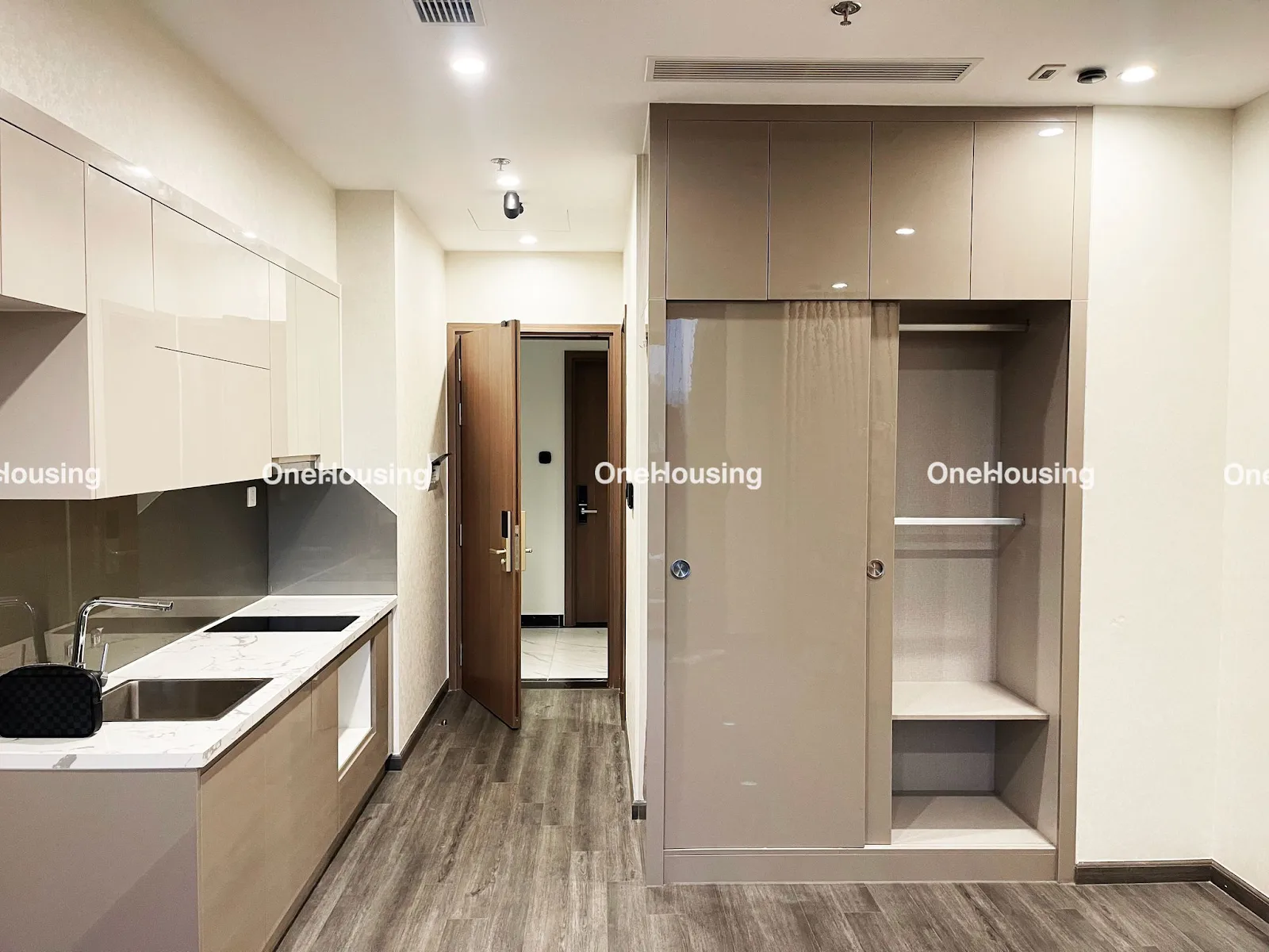 Căn studio tòa R1.03 - The Zen Park - Vinhomes Ocean Park Gia Lâm hướng Tây Bắc giá bao nhiêu 1m2?