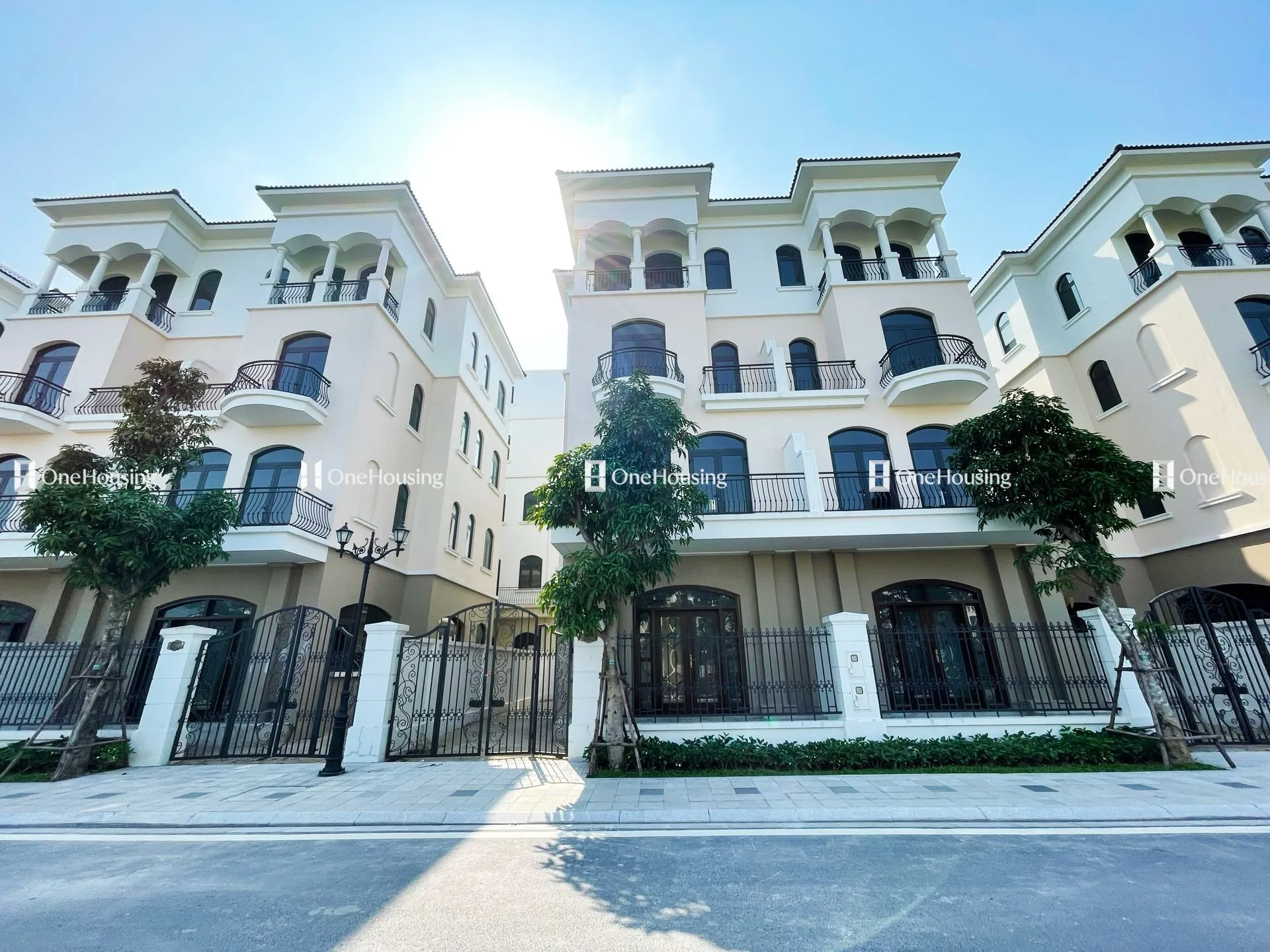 Vì sao nên mua biệt thự hướng công viên nội khu, diện tích 283.9m2 - Căn thường mặt tiền Đông Nam - phân khu Chà Là - Vinhomes Ocean Park 2 ở OneHousing?
