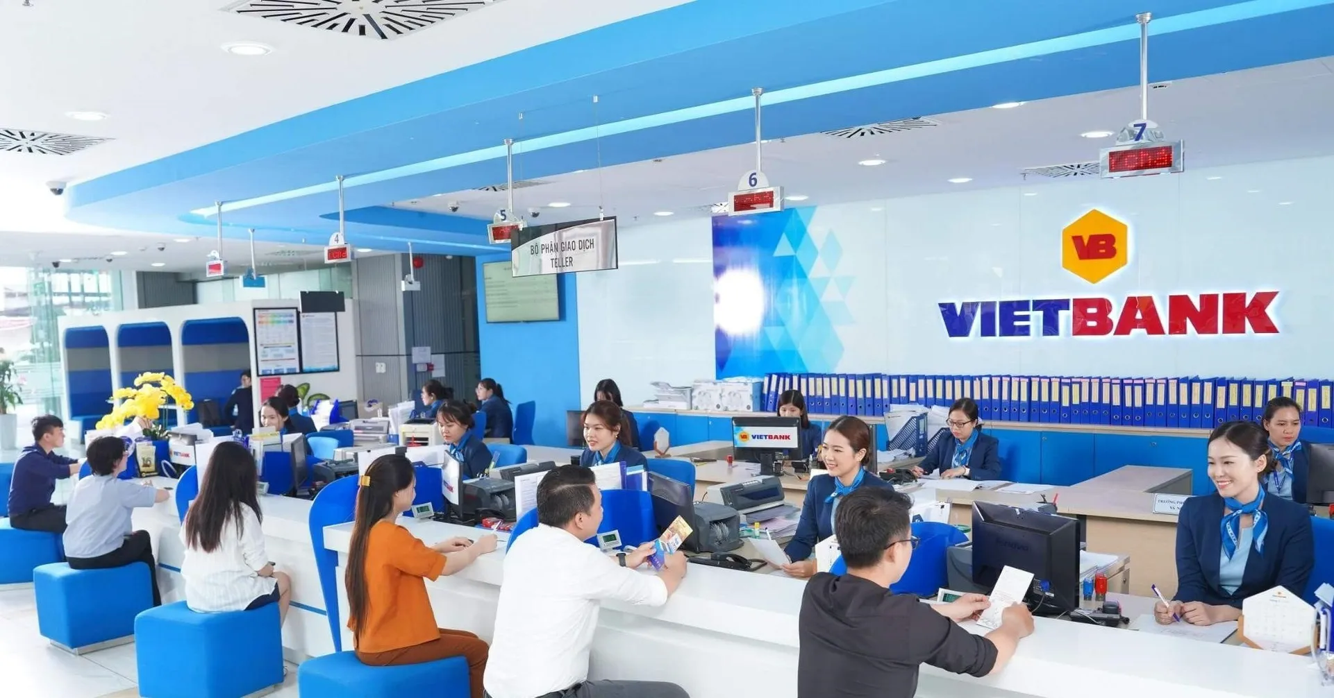 Lãi suất huy động ngân hàng VietBank đang là bao nhiêu? Có 1 tỷ nên gửi tiết kiệm hay mua căn 1 phòng ngủ Vinhomes Smart City?