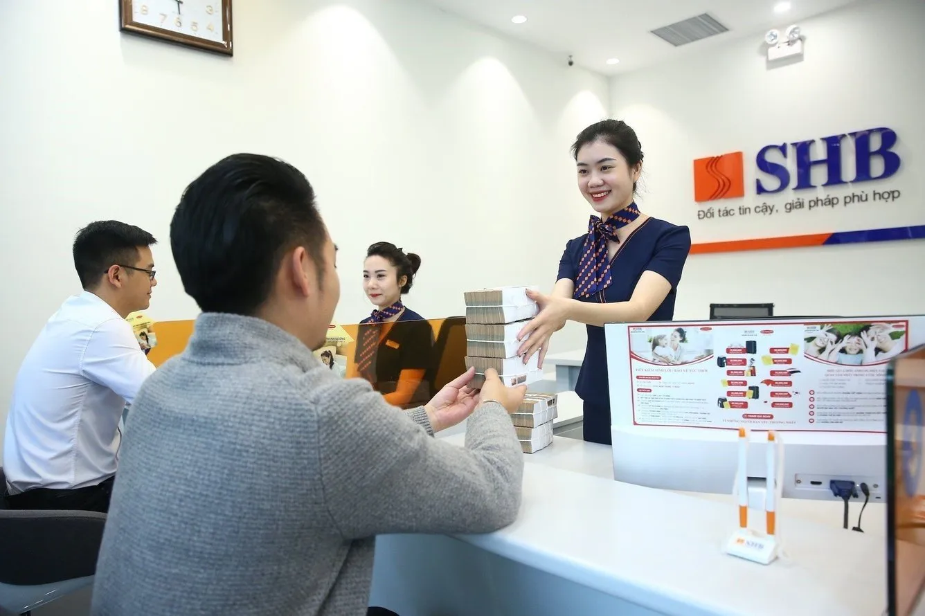 Lãi suất huy động ngân hàng SHB đang là bao nhiêu? Có 1 tỷ nên gửi tiết kiệm hay mua căn 1 phòng ngủ Vinhomes Smart City?
