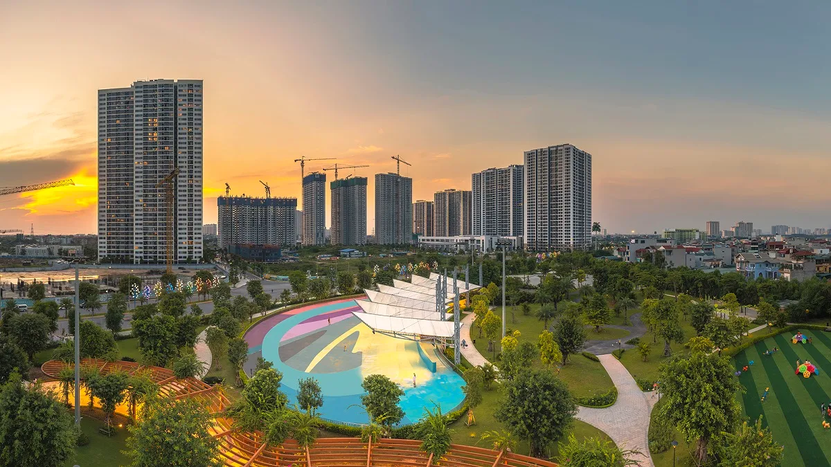Phí dịch vụ chung cư ở Masteri West Heights có cao hơn Vinhomes Smart City không?