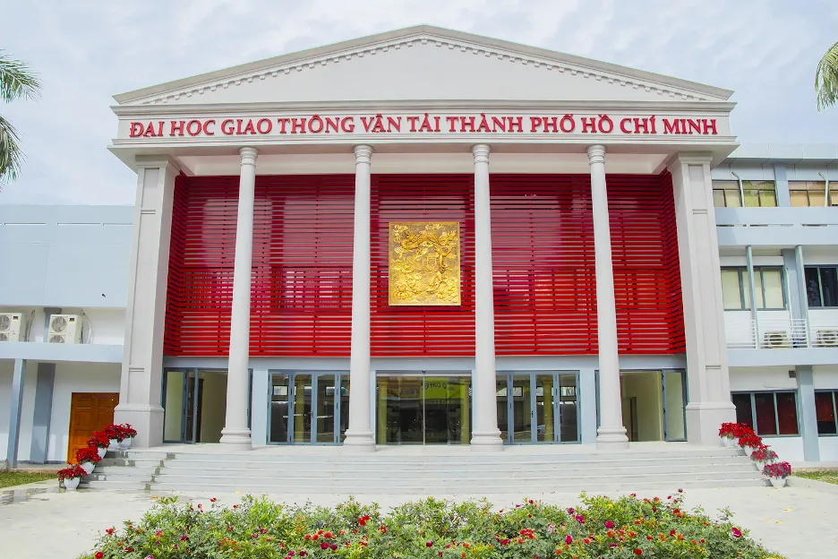 Khoảng cách từ dự án Masteri Centre Point đến Đại học Giao Thông Vận Tải bao xa?