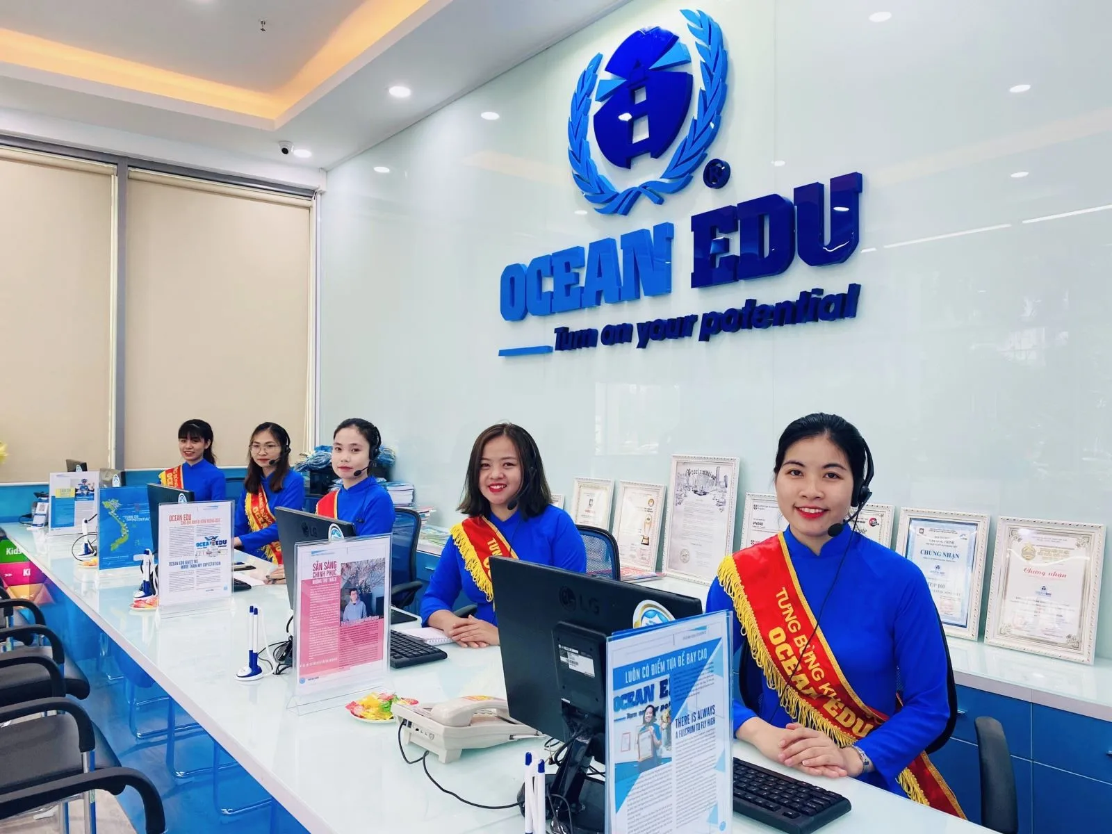 Gần chung cư HPC Landmark 105 quận Hà Đông có những trung tâm tiếng Anh nào?