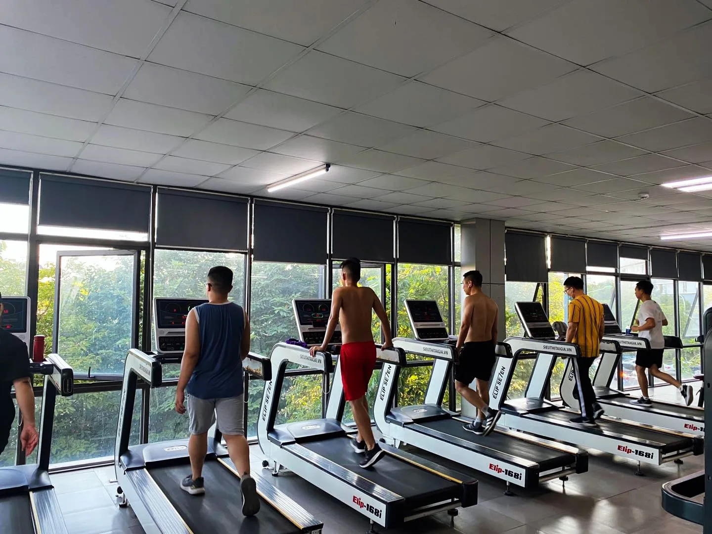 Chung cư VP3 Linh Đàm quận Hoàng Mai có gần phòng gym, yoga nào không?