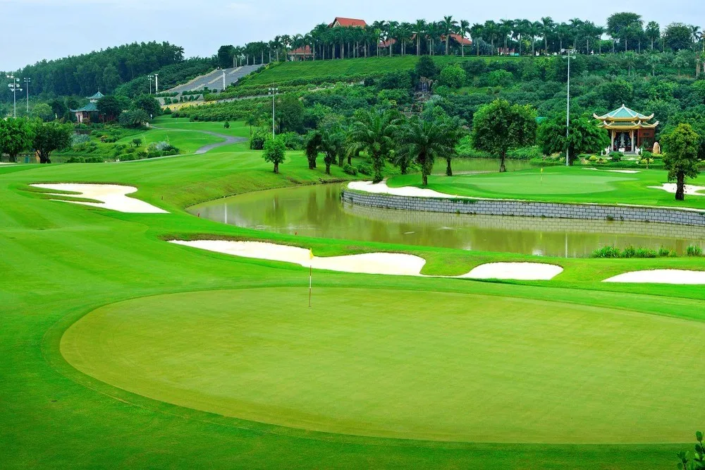 Khoảng cách từ dự án Lumière Boulevard đến Thủ Đức Golf Club là bao xa?