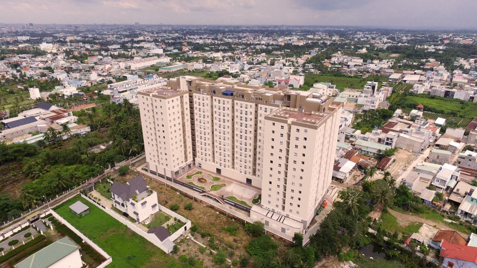 Có đủ chỗ đậu ôtô và xe máy chung cư First Home Thạnh Lộc Quận 12 không? 