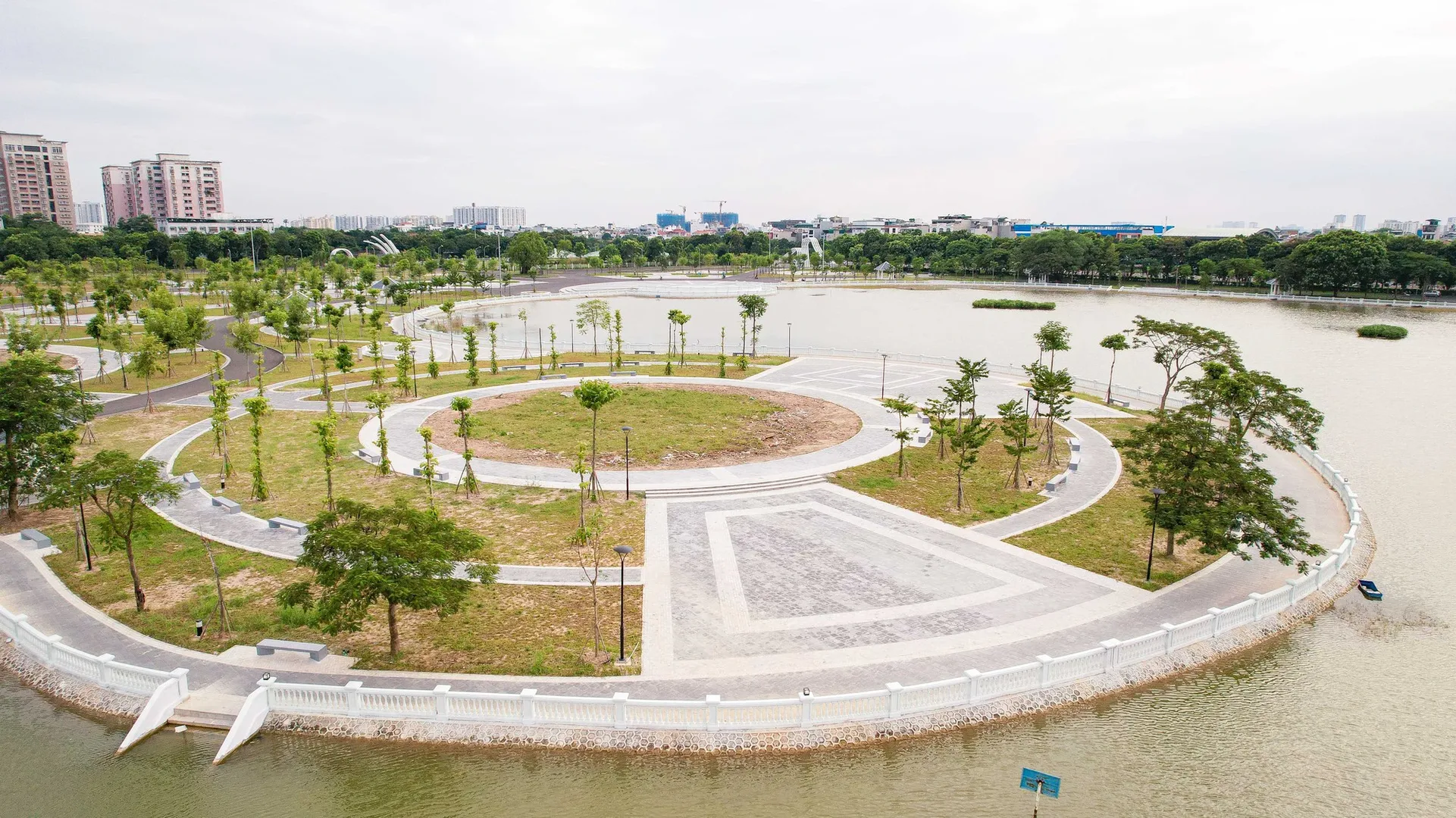 Địa điểm tiến hành thủ tục nhập khẩu với hộ gia đình mua nhà đất tại phố Đoàn Khuê, quận Long Biên