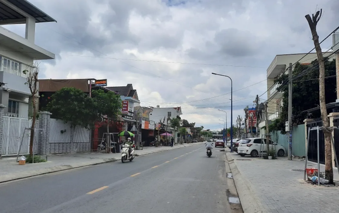 Giá bán nhà riêng, nguyên căn đường Lương Minh Nguyệt, Quận Tân Phú hiện tại là bao nhiêu?