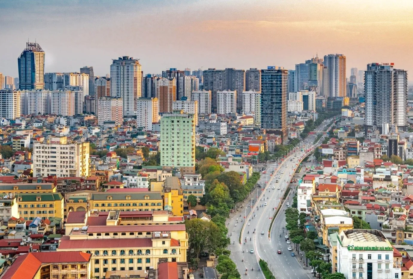 Cơn sốt giá chung cư: Chuyên gia cảnh báo "biến động khó lường theo ngày"