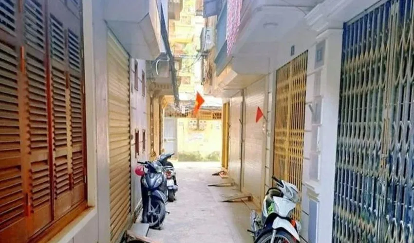 Nhà trong ngõ hét giá "choáng váng", cao hơn cả nhà mặt phố